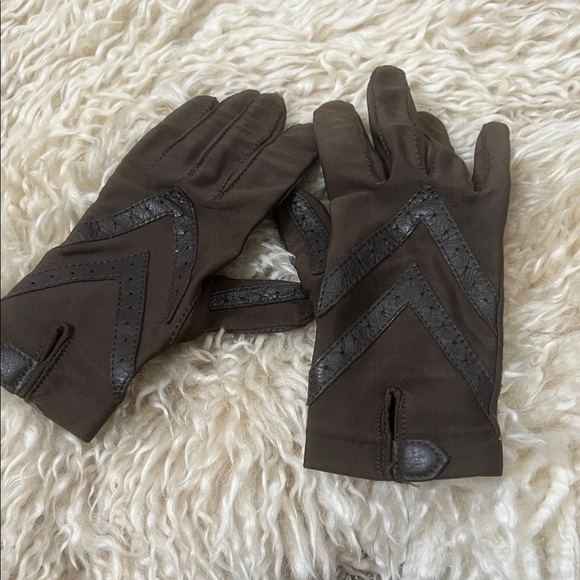 Vintage Elegant Isotoner Beautiful Hands by Aris Brown Gloves - Picture 2 of 11